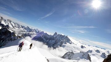 Una de las estaciones más conocidas a nivel mundial. Llamada el "Techo de Europa" por sus impresionantes vistas de alta montaña, ofrece además pistas con una excelente nieve, emocionantes descensos, las mejores pistas negras y fuera pistas de 2.000 metros de desnivel.