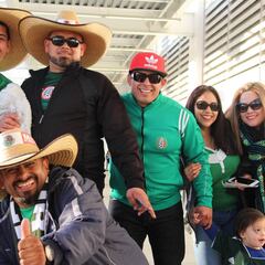 El color y la emoción de la afición mexicana en Levi's Stadium