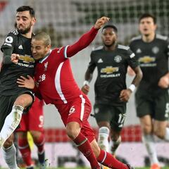 Tres españoles, entre los centrocampistas mejor pagados de la Premier