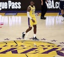 LeBron debuta en el Staples y desata la euforia en 15 minutos