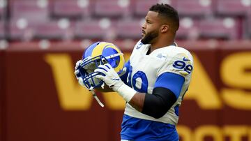 El jugador más dominante de la NFL. En siete años suma 85.5 sacks y siete nombramientos en fila como All-Pro.