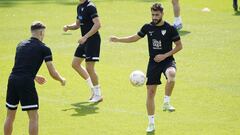 Luis Mu&ntilde;oz, en un entrenamiento en La Rosaleda.