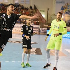 El Barcelona roza en Santander otro título de Liga anticipado