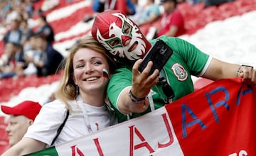 En 20 imágenes, el color y la pasión del México vs Rusia