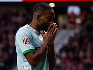 Bakambu, ante el Atlético.