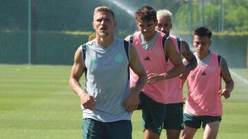 El central sueco Carl Starfelt, durante un entrenamiento de pretemporada con el Celtic de Glasgow.