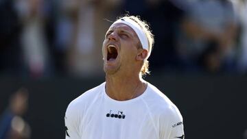Alejandro Davidovich Fokina celebrates his victory against Hubert Hurkacz in the fifth set tie-break during day one of the 2022 Wimbledon Championships at the All England Lawn Tennis and Croquet Club, Wimbledon. Picture date: Monday June 27, 2022. (Photo by Steven Paston/PA Images via Getty Images)