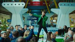 El momento mágico de Bisbal en el aeropuerto