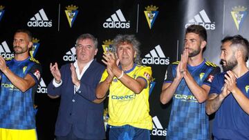 Mágico desató la locura en la presentación de las equipaciones