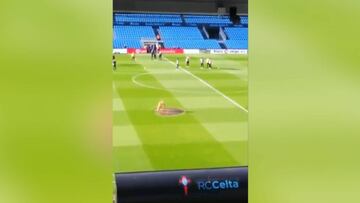 Un tubería se rompe en Balaídos y encharca parte del campo