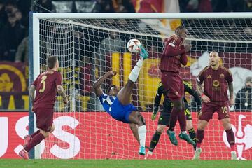 El Olmpico de Roma presenci uno de los mejores goles de la carrera del delantero espa?ol del Oporto. Samu abri el marcador del encuentro gracias a una increble chilena. A pesar de ello el conjunto portugus perdi ante la Roma.