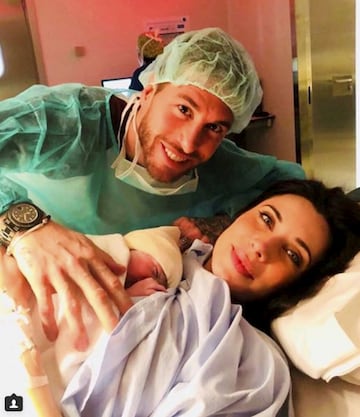 El 25 de marzo de 2018 nace el tercer hijo de la pareja, Alejandro Ramos. Con esta foto anunciaron la buena nueva a través de sus redes sociales.