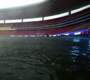 La lluvia no para en el estadio de las Chivas