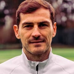Casillas sorprende a sus seguidores rapándose la cabeza en su confinamiento