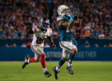 Los Dolphins comenzar¨ªan la segunda mitad poniendose por delante en el marcador gracias a este espectacular touchdown de 47 yardas recogido por Kenny Stills, que lo llev¨® hasta la zona de anotaci¨®n azul. Stills fue el segundo m¨¢ximo receptor de los locales, con 49 yardas en 2 recepciones. El primero fue Jarvis Landry, que sum¨® 99 en 11 balones atrapados.