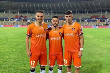 Carlos Peña, Corominas y Edu Bedia, jugadores de FC Goa