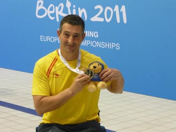 Sebastián Rodríguez, “El Chano” como se le conoce, también es un nadador que tiene 16 medallas en su casillero. Junto con Terea Perales y Xavi Rodríguez es el único de los deportistas españoles paralímpicos con más medallas que sigue activo. Desde Sídney 2000 hasta Londres 2012 este nadador con discapacidad física se colgó 16 metales al cuello, cinco de ellos de oro en sus primeros juegos. En los Juegos de Río se quedó a las puertas de subir al pódium, ya que quedó cuarto en los 100 metros libres. 