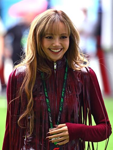 La cantante Lisa llega al paddock antes del Gran Premio de F1 de Miami.