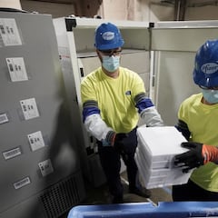 La mielitis transversa, nuevo efecto secundario de las vacunas de Janssen y AstraZeneca