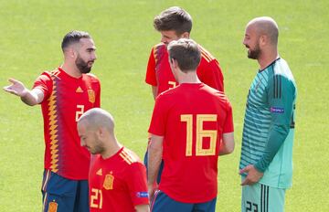 Dani Carvajal, David Silva, Nacho Monreal, Gerard Piqué and Pepe Reina.