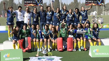 Las jugadoras del Club de Campo celebran el t&iacute;tulo de la Copa de la Reina.
 