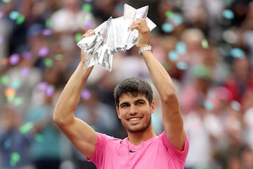 El tenista español ha ganado a Daniil Medvédev en la final de Indian Wells y recupera el número uno del ránking mundial. Alcaraz acumula ocho títulos (uno de Grand Slam, tres de Masters 1.000, dos en ATP 500 y dos en ATP 250) en 11 finales y tiene un balance de 14-9 ante jugadores del top-10.