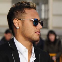 El Mundo: Hacienda investiga a Neymar por una prima del Barça y su fichaje por el PSG