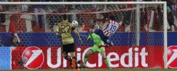 1-0. Diego Costa anota el primer tanto.