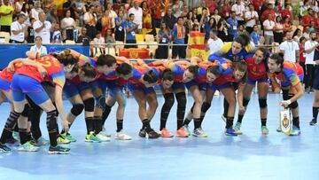 Las 'Guerreras' se dan un ba?o de oro ante Montenegro (27-23)