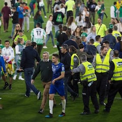 'Conjura' del Betis ante 10.000 aficionados en el Villamarín