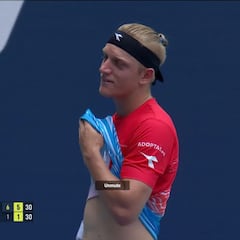 Martínez pasa por retirada de Struff; Korda barre a Davidovich