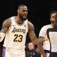 Darvin Ham calls out referees for “inconsistency” in Lakers loss to Suns