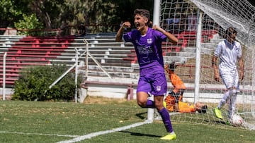 Uruguay y M¨¦xico quieren convencer al hijo del 'Loco' Abreu