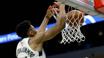 MILWAUKEE, WISCONSIN - MAY 17: Giannis Antetokounmpo #34 of the Milwaukee Bucks dunks the ball in the fourth quarter against the Toronto Raptors during Game Two of the Eastern Conference Finals of the 2019 NBA Playoffs at the Fiserv Forum on May 17, 2019 in Milwaukee, Wisconsin. NOTE TO USER: User expressly acknowledges and agrees that, by downloading and or using this photograph, User is consenting to the terms and conditions of the Getty Images License Agreement.   Jonathan Daniel/Getty Images/AFP
 == FOR NEWSPAPERS, INTERNET, TELCOS &amp; TELEVISION USE ONLY ==