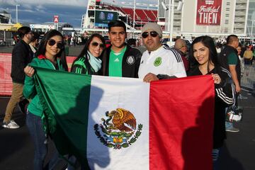 El color y la emoción de la afición mexicana en Levi's Stadium