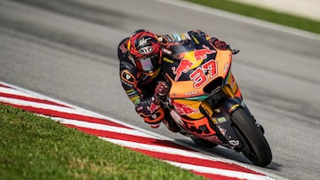 Augusto Fernández durante la clasificación de Moto2 del GP de Malasia.