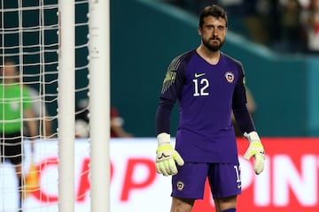 Rueda lo convocó para la gira por Estados Unidos y luego para los partidos con Costa Rica y Honduras en Chile. Fue desplazado por Brayan Cortés y Lawrence Vigouroux.