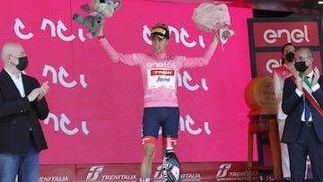 Juanpe L&oacute;pez, en uno de los podios del Giro de Italia.