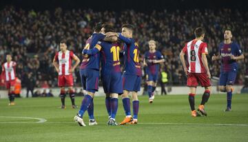 1-1. Luis Suárez celebró el gol del empate.