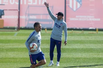 Atlético de Madrid's Diego Simeone in this morning's session