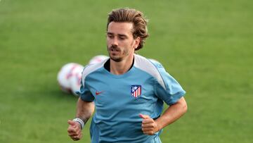 Griezmann, con el Atlético tras su vuelta de las vacaciones.