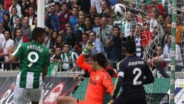 <b>GOL Y VICTORIA. </b>En el 91', Patiño fusiló a un metro de la portería tras haber peinado Kiko Olivas.