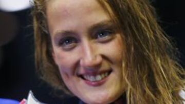 Mireia Belmonte con la medalla de plata