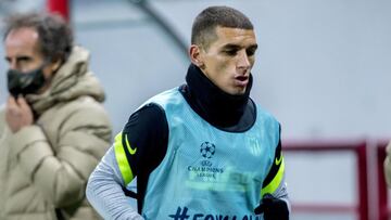 Torreira, calentando durante el Lokomotiv-Atl&eacute;tico.
 