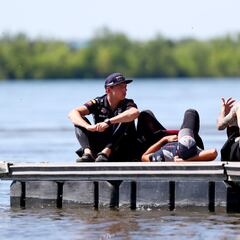 Sainz disfruta de los rápidos del Río Saint Lawrence en Canadá