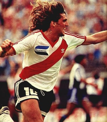 En River, a pesar de su fuerte temperamento, se convirtió en un ídolo ganando 6 títulos locales y la Supercopa de 1997.