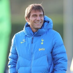 Conte busca competencia para Davinson Sánchez