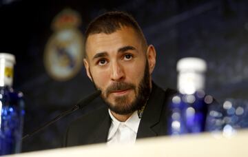 La presentación de la renovación de Benzema en imágenes
