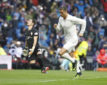 Cristiano Ronaldo pictured in the Sporting de Gijón match