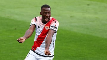 Soccer Football - Rayo Vallecano v Albacete - Campo de Futbol de Vallecas, Madrid, Spain - June 10, 2020   Rayo Vallecano&#039;s Luis Advincula celebrates scoring their first goal, as play resumes behind closed doors following the outbreak of the coronavi